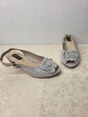Salpy Handcrafted Leather Peep Toe Slingback Wooden Kitten Heels Silver Grey 7.5
